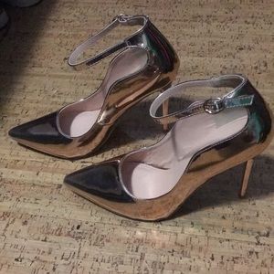 Rose gold 4.5in Mary Jane heels / pumps EUC